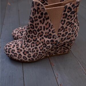 Toms Leopard Print Ankle Boots Size 6